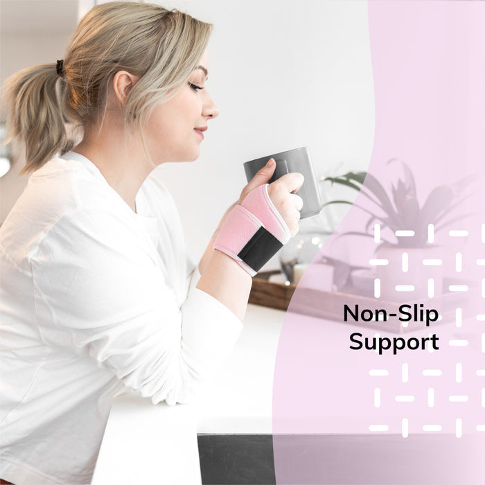 Our copper carpal tunnel wrist pain brace leaves your fingers free for a non-slip support